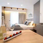 Seafront Sunset Studio&rooms شقة