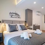 Seafront Sunset Studio&rooms زادار