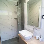 Seafront Sunset Studio&rooms شقة زادار