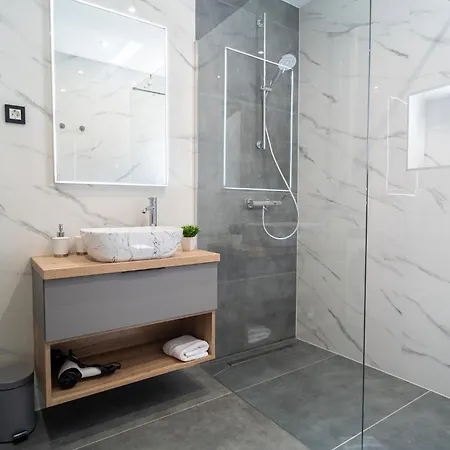 아파트 Seafront Sunset Studio&rooms 자다르