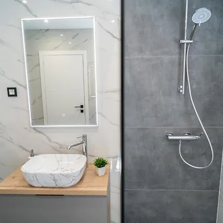 Seafront Sunset Studio&rooms Задар