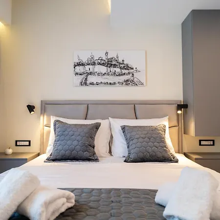 Апартаменти Seafront Sunset Studio&rooms *