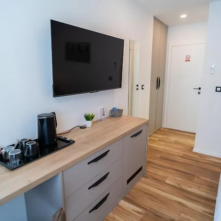Seafront Sunset Studio&rooms Апартаменти *