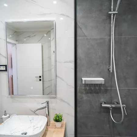 Seafront Sunset Studio&rooms * Задар