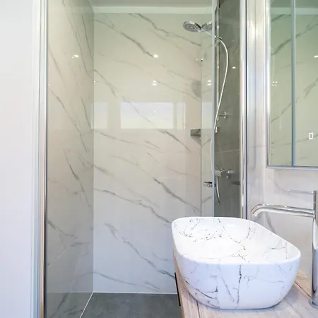 Seafront Sunset Studio&rooms Задар