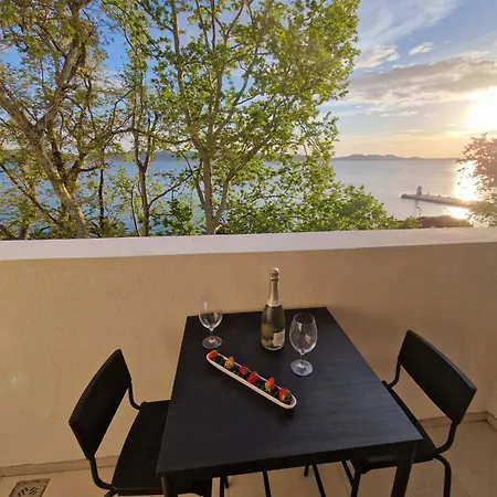 Seafront Sunset Studio&rooms 아파트 자다르