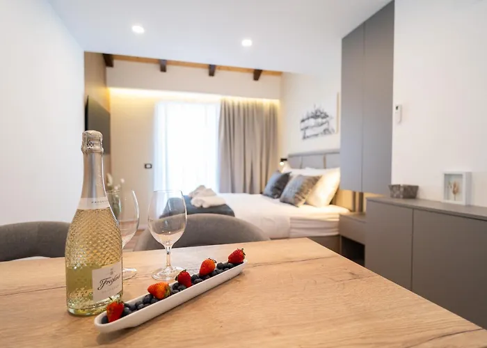 Seafront Sunset Studio&rooms Apartment